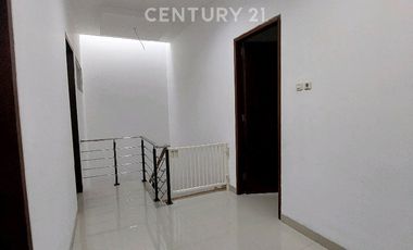 Di Sewa Rumah Pik 1 Siap Huni, Rapi, Fully Furnished