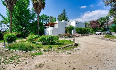 Magnífica Casa en Peñalolén, Las Pircas.