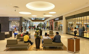 LOCAL DE 1954 M2 EN ALTAPLAZA  MALL MANTENIMIENTO INCLUIDO