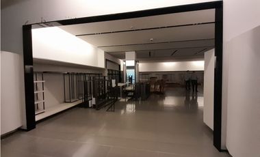 LOCAL DE 1954 M2 EN ALTAPLAZA  MALL MANTENIMIENTO INCLUIDO