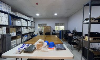 Venta de local - galera en Via Brasil