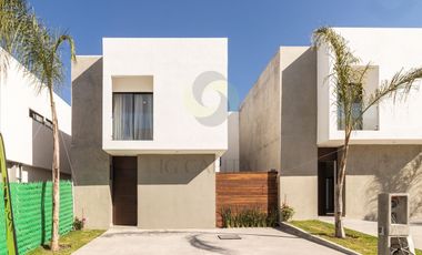 Casa en San Isidro Juriquilla con espacios confortables  J1