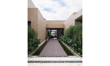 Espectacular casa para venta en LA PRADERA 644 m2 + 168 de terraza