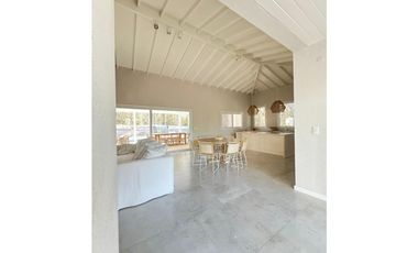 CASA EN VENTA EN COSTA ESMERALDA - MARITIMO III 120