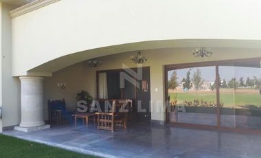 ALAMO COUNTRY CLUB: FINA RESIDENCIA CON DETALLES DE GRAN LUJO. EN CELAYA, GTO.
