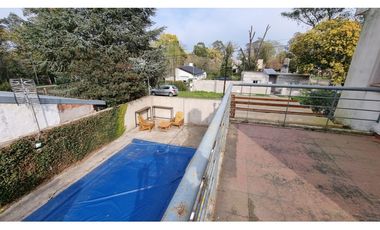 Casa de 3 ambientes con piscina. Barrio Las Margaritas.