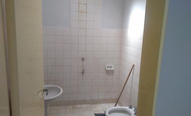 CIUDAD DE   CORRAL DE BUSTOS PCIA DE CORDOBA. DUEÑO VENDE CASA DE TRES 3 AMBIENTES AMPLIOS ENTRADA DE COCHE. SOBRE LOTE DE 11X18 METROS EN ZONA RESIDE
