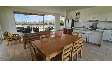 🌊 ¡Tu Paráiso Privado En Condominio Playa Azul! 🏖️✨