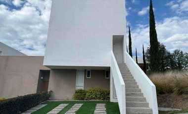 Departamento tipo duplex 2 recamaras y terraza, Punta Esmeralda GPT3304