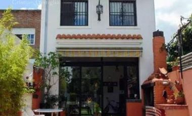 Venta- Casa Cuatro Ambientes, Jardín, Pileta - Martinez, San Isidro