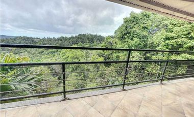CASA ALTOS DE CERRO AZUL CON VISTA PANORAMICA PANAM