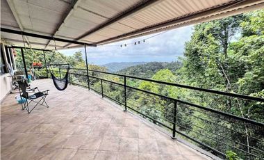 CASA ALTOS DE CERRO AZUL CON VISTA PANORAMICA PANAM