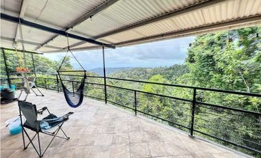CASA ALTOS DE CERRO AZUL CON VISTA PANORAMICA PANAM