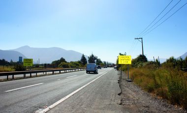 Vendemos Parcela A Orilla De Carretera
