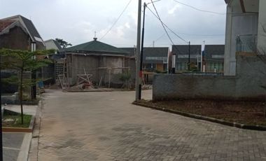 villa & KOLAMRENANG PRIBADI di cileunyi bandung