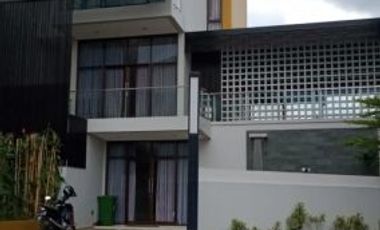 villa & KOLAMRENANG PRIBADI di cileunyi bandung