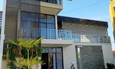 villa & KOLAMRENANG PRIBADI di cileunyi bandung