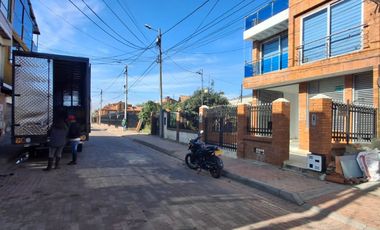 local en arriendo en cota. Cod A117663