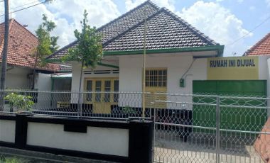 Rumah Tua Bagus Peninggalan Belanda Kawasan Tambaksari Surabaya