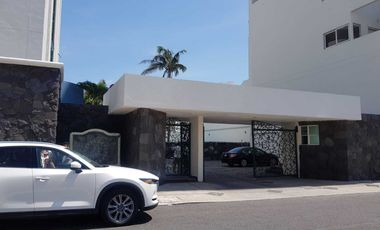 Depa amueblado super amplio en torre Esmeralda con vista al mar