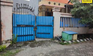Dijual Rumah Strategis Lokasi di Jl. Semolowaru Selatan, Surabaya