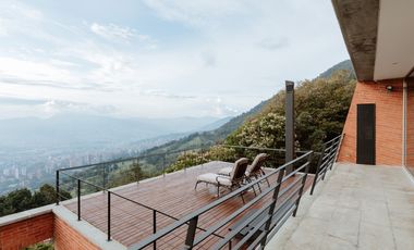 VENTA DE CASA CAMPESTRE VA  LAS PALMAS CON VISTA, ENVIGADO