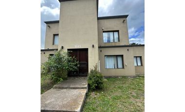 VENTA CASA MODERNA ACANTILADOS