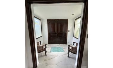 VENTA CASA MODERNA ACANTILADOS