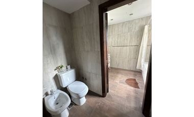 VENTA CASA MODERNA ACANTILADOS