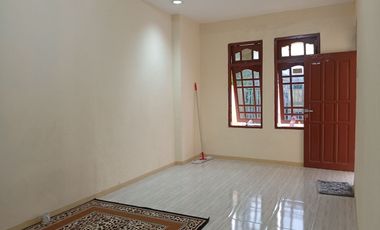 Rumah 1 Lantai Akses Dekat Stasiun Bekasi Siap KPR Hadap Timur J-39239