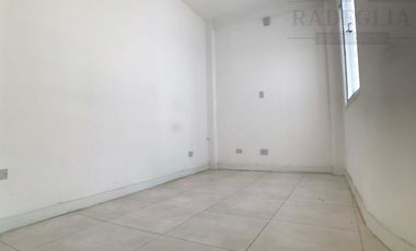 Oficina Comercial en Alquiler Sobre Calle Gorriti - Lomas de Zamora