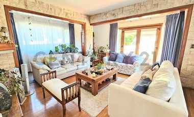 En venta Amplia Casa uso Mixto, 4 niveles, Andalué