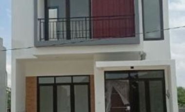 Rumah disewakan di RW 11, Mulyorejo, Mulyorejo, Surabaya, Jawa Timur