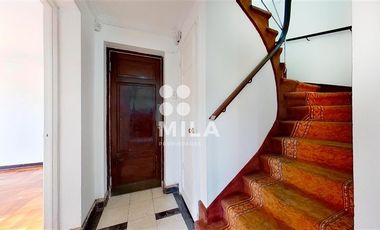 Casa Ley Pereira Providencia. Colegio San Ignacio