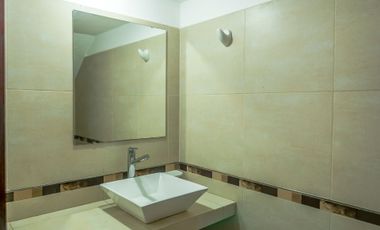 CASA DUPLEX 2 DORMITORIOS VENTA VAQUEROS CENTRO
