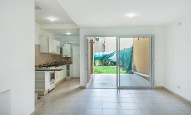 CASA DUPLEX 2 DORMITORIOS VENTA VAQUEROS CENTRO