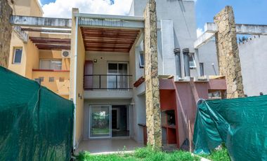 CASA DUPLEX 2 DORMITORIOS VENTA VAQUEROS CENTRO