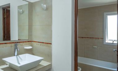 CASA DUPLEX 2 DORMITORIOS VENTA VAQUEROS CENTRO