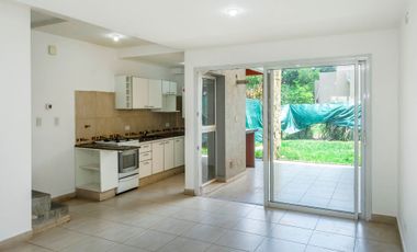 CASA DUPLEX 2 DORMITORIOS VENTA VAQUEROS CENTRO