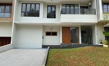 Dijual/Disewakan Rumah Taman Telaga Golf BSD City 3 Kamar Tidur Semi Furnished Luas Murah