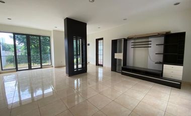 Dijual/Disewakan Rumah Taman Telaga Golf BSD City 3 Kamar Tidur Semi Furnished Luas Murah