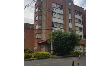 Venta Edificio Esquinero  5 pisos Almería Medellín $2.300 millonres