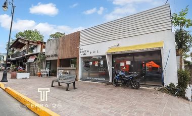 LOCAL COMERCIAL ESQUINERO EN LA MEJOR CALLE DE AVANDARO EN RENTA O VENTA