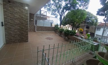 casa en arriendo en miraflores. Cod A12148