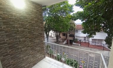 casa en arriendo en miraflores. Cod A12148