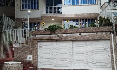 casa en arriendo en miraflores. Cod A12148