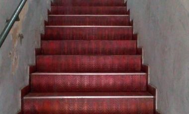 EXCELENTE DEPARTAMENTO DE 2 AMBIENTES EN PLANTA ALTA CON BALCÓN