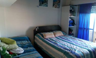 EXCELENTE DEPARTAMENTO DE 2 AMBIENTES EN PLANTA ALTA CON BALCÓN