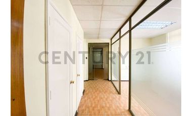 ARRIENDA OFICINA 620 MT2, SERRANO, METRO U. CHILE