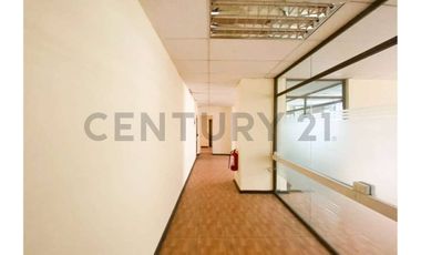 ARRIENDA OFICINA 620 MT2, SERRANO, METRO U. CHILE